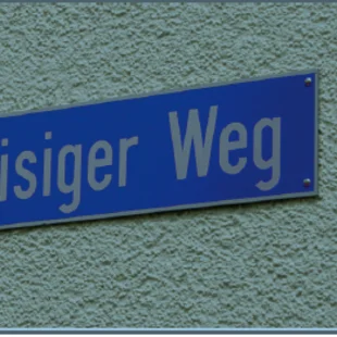 Namens- oder Straßenschilder